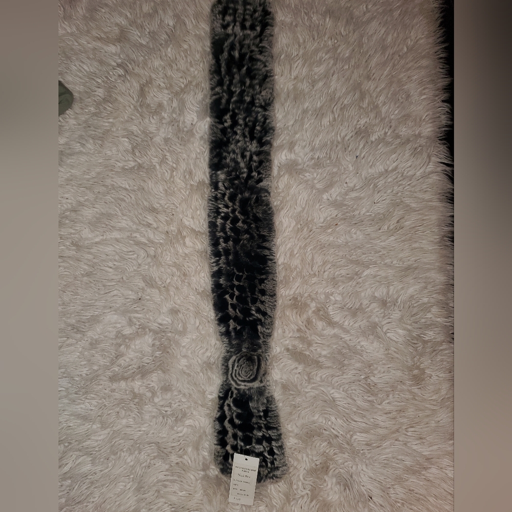 Elegant Black and Gray Real Rex Rabbit Fur Scarf With Rosette. NWT